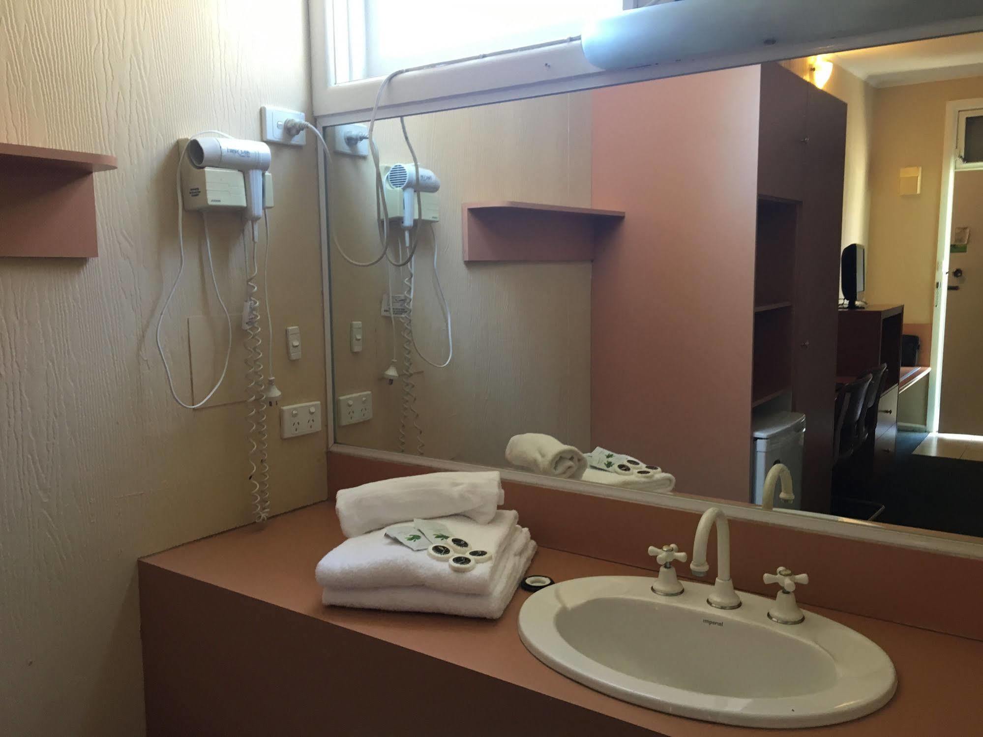 Parkville Motel Melbourne Bagian luar foto